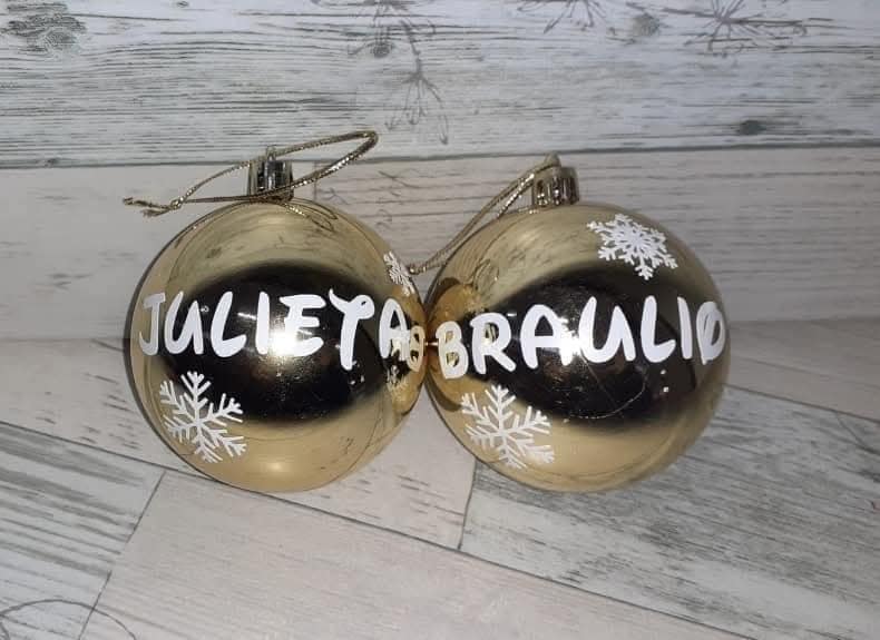 BOLA NAVIDEÑA PERSONALIZADA CON NOMBRE, TIPOGRAFÍA DISNEY,VARIOS COLORES DISPONIBLES