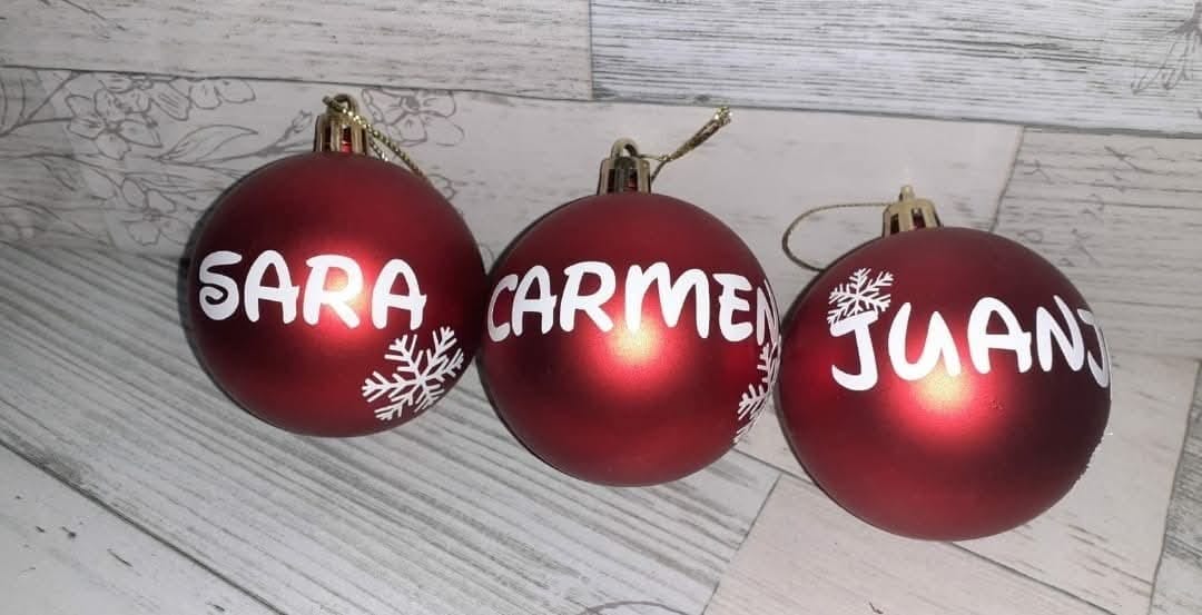 BOLA NAVIDEÑA PERSONALIZADA CON NOMBRE, TIPOGRAFÍA DISNEY,VARIOS COLORES DISPONIBLES