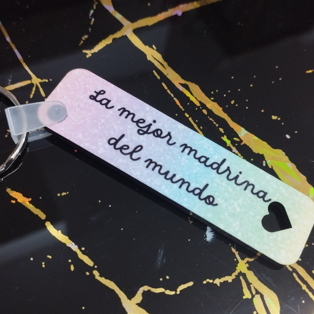 Llavero rectangular corazón de madera personalizado